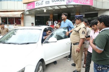 Jakkanna Movie Team Visited Hyderabad Theaters